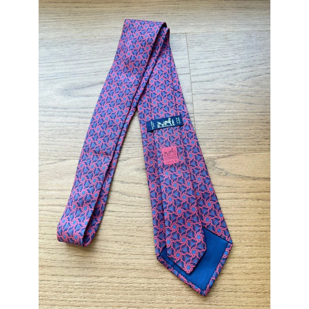 Hermes 7456 HA Silk Tie Blue Red Geometric Rope Link Pattern Made in France Mens